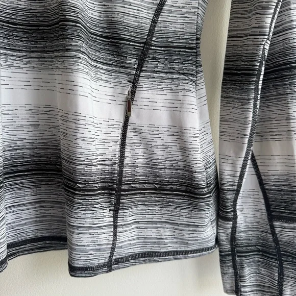 Athleta Running Wild Half Zip 2.0 Stride Size Medium - Picture 5 of 9